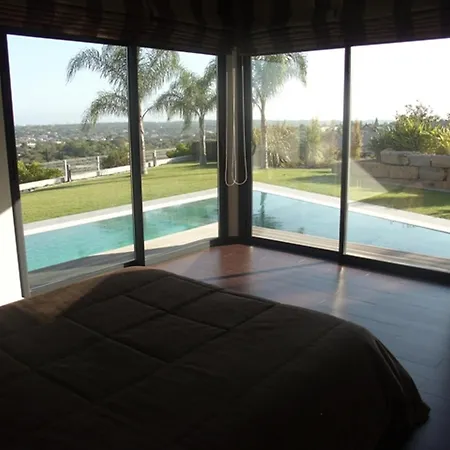 Amazing House With Private Pool ローレ