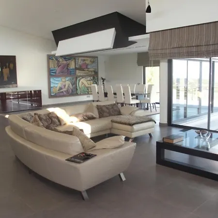 ゲストハウス Amazing House With Private Pool ローレ