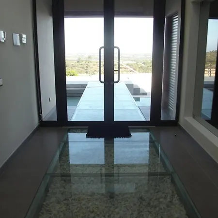 ゲストハウス Amazing House With Private Pool ローレ